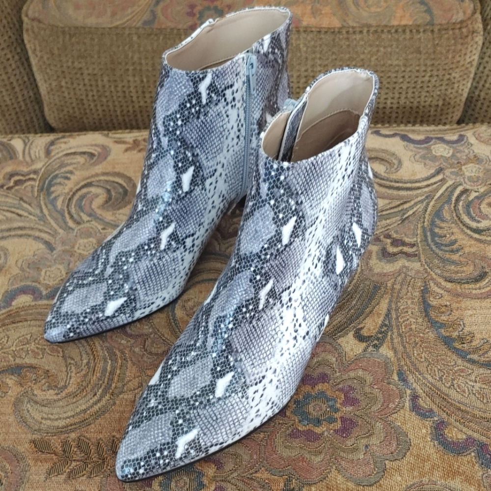 Nanette boots.  SIZE 10M